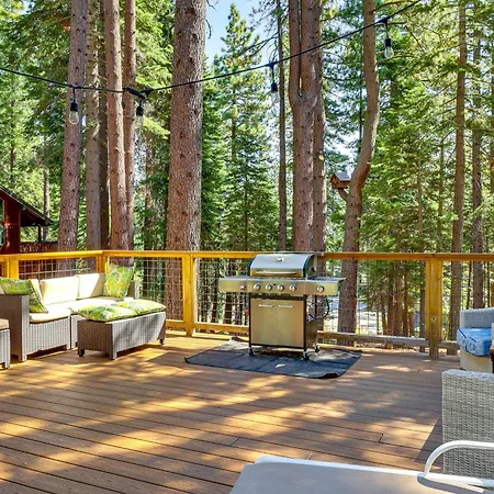 Tahoe City Retreat With Game Room About 1 Mi To Beach!